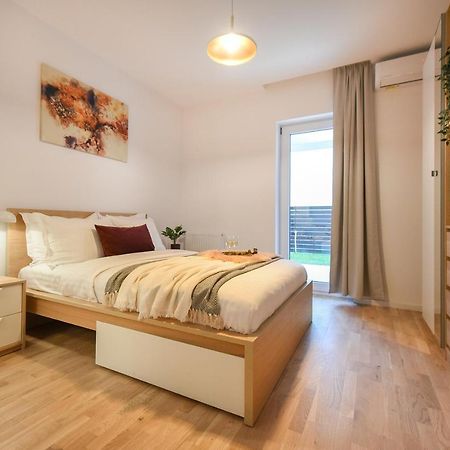 Vacation Feel - 2Br Apartment With Terrace & Private Parking In Baneasa Бухарест Екстер'єр фото